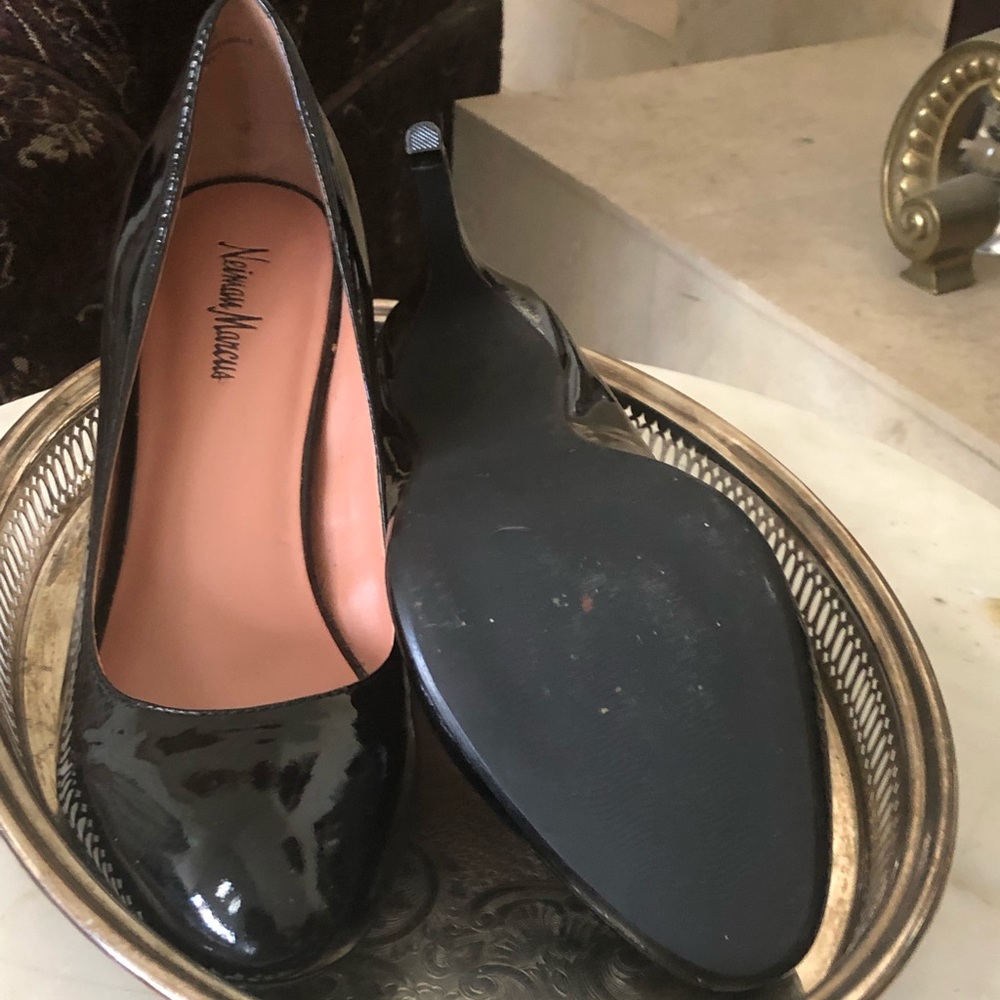 ⭐️SALE⭐️ Neiman Marcus Patent Leather 4” Heels - Picture 5 of 5